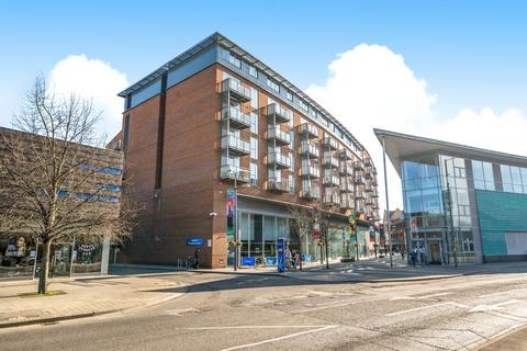 1 bedroom flat for sale, The Heart, Walton-On-Thames, KT12