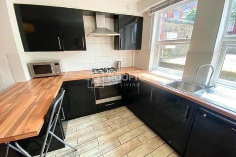 4 bedroom house to rent, Brudenell View, Leeds LS6