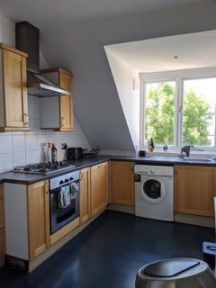 3 bedroom flat for sale, Platts Lane, Hampstead, London NW3