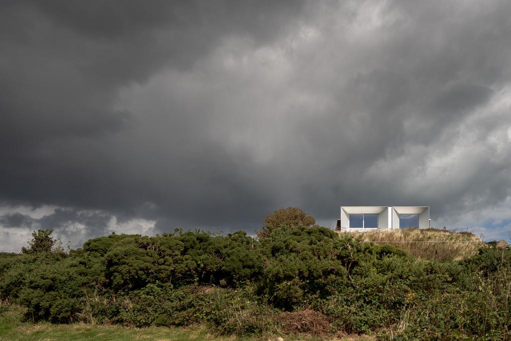 234112 - The Old Radar Station, Ventnor, PO38 -...