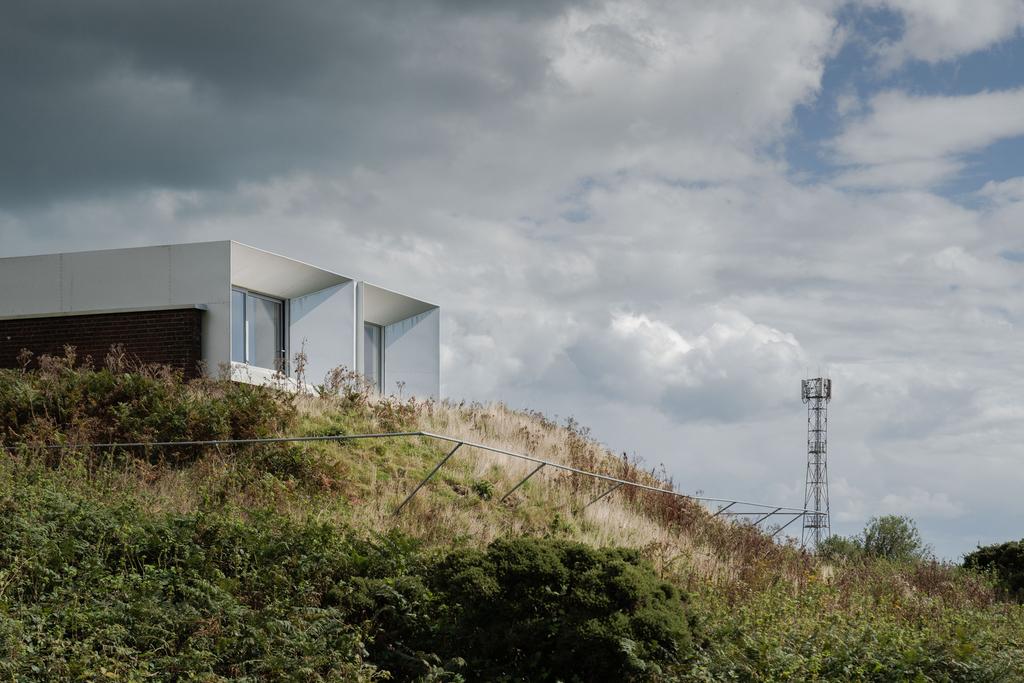 234120 - The Old Radar Station, Ventnor, PO38 -...