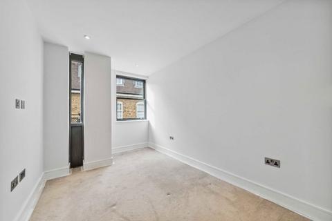 2 bedroom flat for sale, Albany Court, London W4