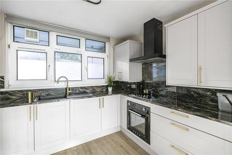 Woking Close, London, SW15