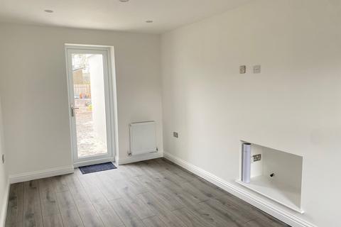 12 Ynyslas Crescent, Glynneath, Neath, SA11 5LB