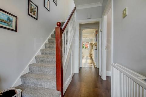 27 Chartley Avenue, London, NW2 7QY
