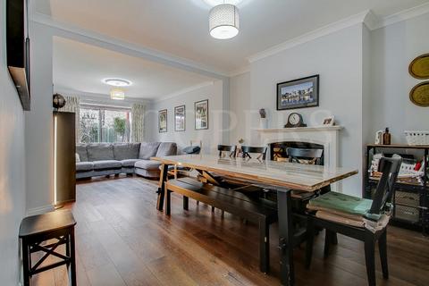 27 Chartley Avenue, London, NW2 7QY