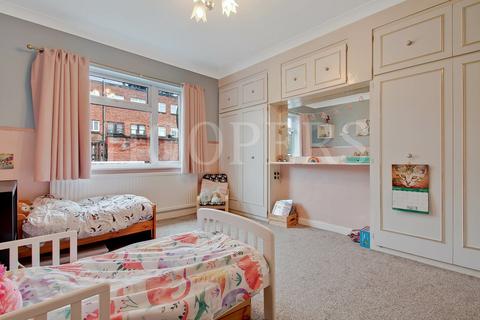 27 Chartley Avenue, London, NW2 7QY