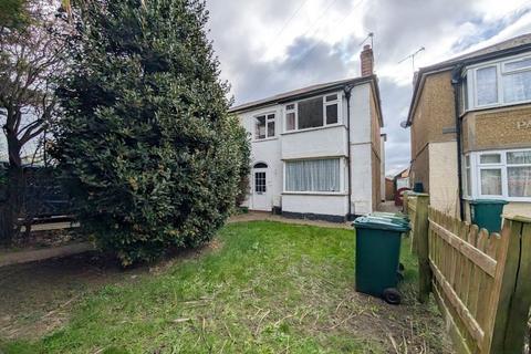 3 bedroom maisonette for sale, London Road, Ashford, TW15