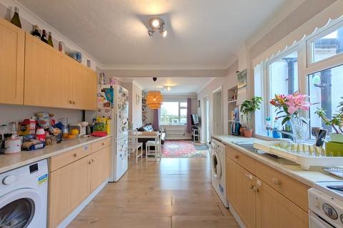 3 bedroom maisonette for sale, London Road, Ashford, TW15