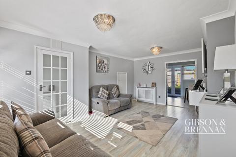 11 Burton Close, Corringham, Stanford-le-hope, SS17 7SB