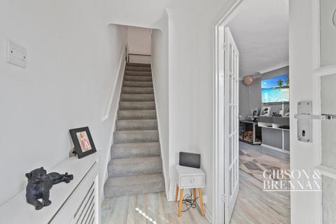 11 Burton Close, Corringham, Stanford-le-hope, SS17 7SB