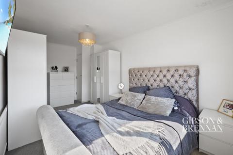 11 Burton Close, Corringham, Stanford-le-hope, SS17 7SB