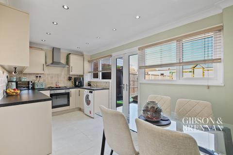 11 Burton Close, Corringham, Stanford-le-hope, SS17 7SB