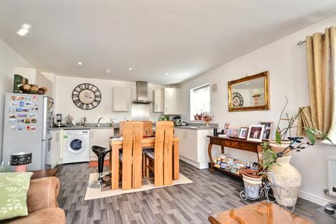 56 Batchelor Way, Downton, Salisbury, SP5 3FN