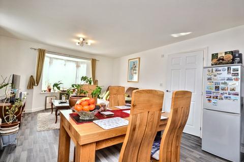 56 Batchelor Way, Downton, Salisbury, SP5 3FN
