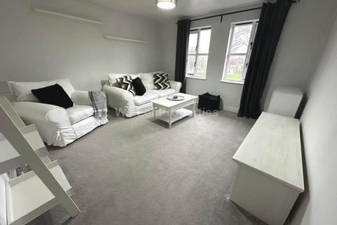 2 bedroom flat to rent, Ardwick Green North, Manchester M12