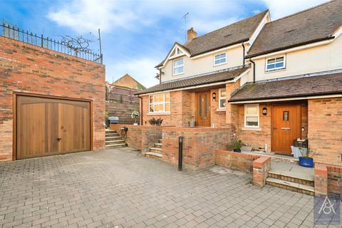 undefined, The Siding, Buckinghamshire MK18
