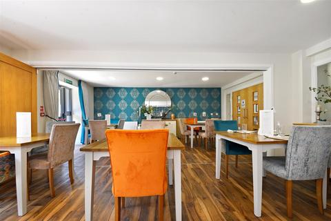 2 bedroom apartment for sale, Miami House, Princes Road, Chelmsford, Essex, CM2 9GE
