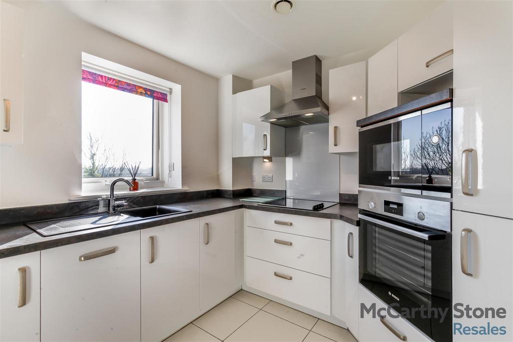 8641033-interior07.jpg