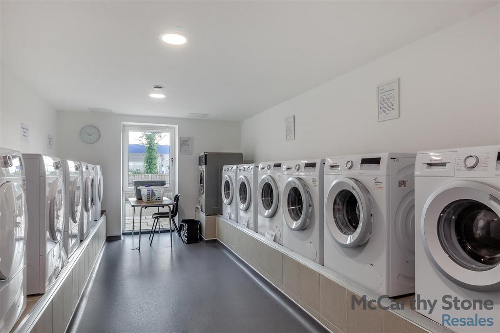 8641033-interior01.jpg