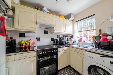 2 bedroom terraced house for sale, Nash Gardens, Surrey RH1
