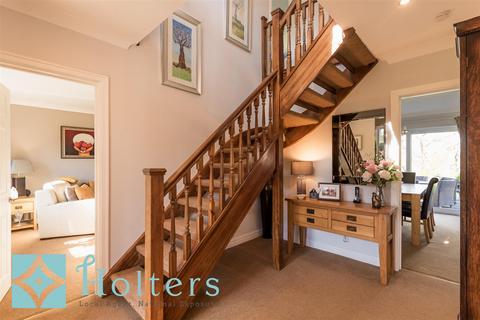 4 bedroom detached house for sale, Severn Close, Caerhowel Montgomery SY15