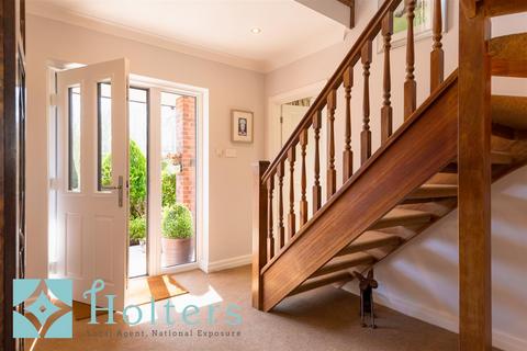 4 bedroom detached house for sale, Severn Close, Caerhowel Montgomery SY15