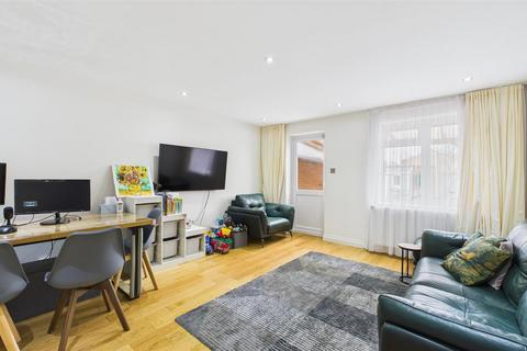 10 Hornbeam Way, Waltham Cross, EN7 6EZ