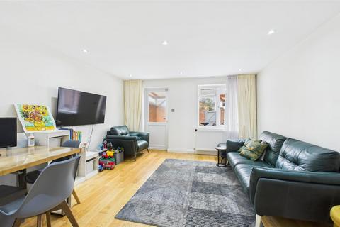 10 Hornbeam Way, Waltham Cross, EN7 6EZ