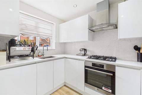 10 Hornbeam Way, Waltham Cross, EN7 6EZ