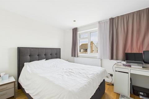 10 Hornbeam Way, Waltham Cross, EN7 6EZ