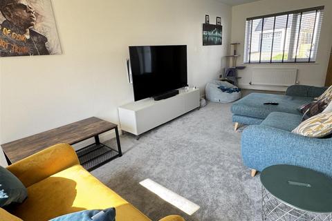 10 Ley Close, St Austell, PL25 3GG