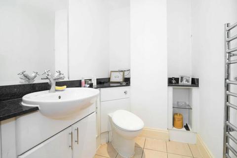 3 Barker Close, Kew, Richmond, TW9 4ET