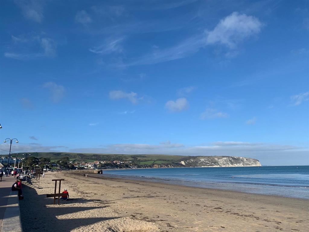 Swanage Beach 2.jpg