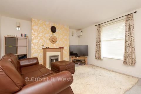 1 bedroom ground floor flat for sale, Grovehill Road, Redhill, Surrey