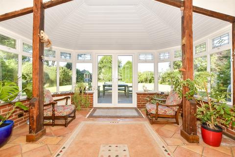31 Cornwallis Avenue, Folkestone, CT19 5JB