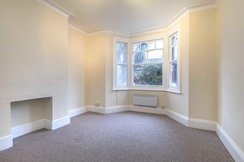 2 bedroom flat to rent, Whitestile Road, Brentford TW8