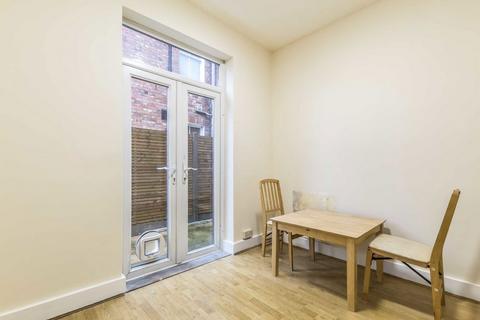 2 bedroom flat to rent, Whitestile Road, Brentford TW8
