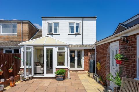 37 Ryecroft Drive, Withernsea, HU19 2LP
