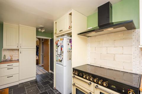 37 Ryecroft Drive, Withernsea, HU19 2LP