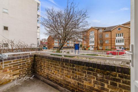 Brodlove Lane, LONDON