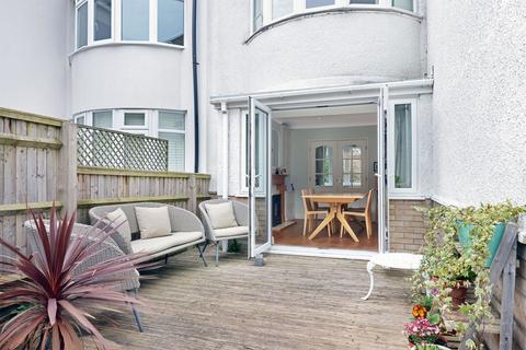 Burling Eldon Avenue, Cheltenham, GL52 6TZ