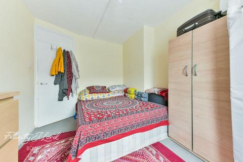 Tent Street, LONDON