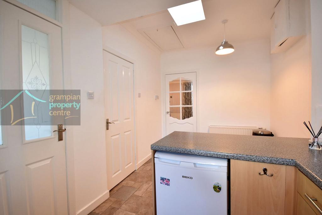 Kitchen 3 .JPG