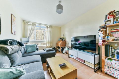 1 bedroom flat for sale, Ravenscroft Street, LONDON