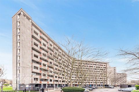1 bedroom flat for sale, Ravenscroft Street, LONDON