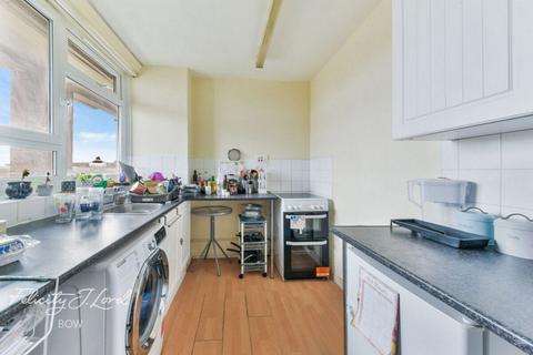 1 bedroom flat for sale, Ravenscroft Street, LONDON
