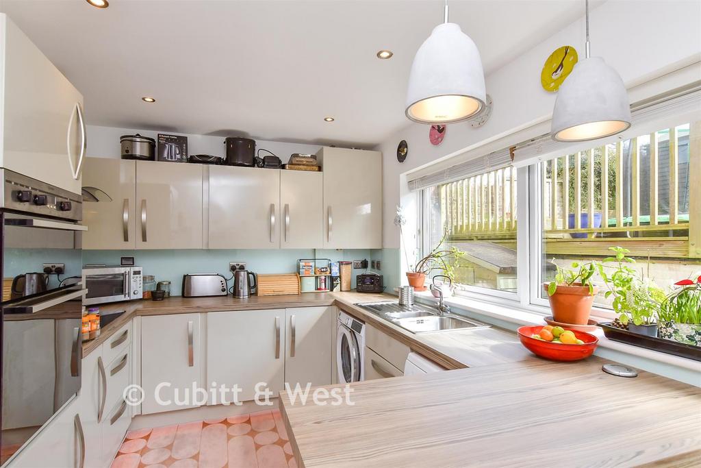 Kitchen/ Breakfast Room