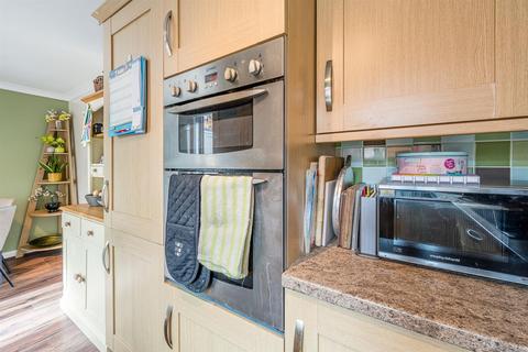 65 Sorrel Walk, Brierley Hill, DY5 2QG