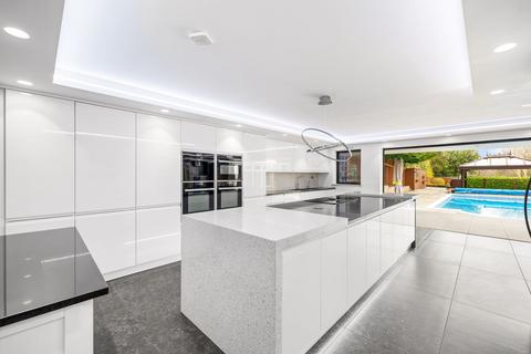4 bedroom detached house for sale, Wells Close, Tonbridge, TN10